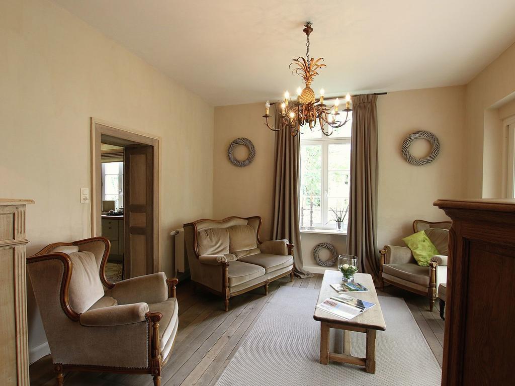לטור Unique Holiday Home In Virton With Jacuzzi מראה חיצוני תמונה