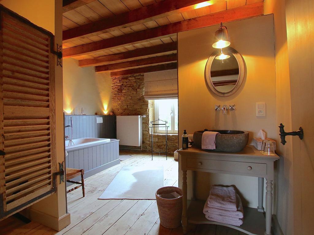לטור Unique Holiday Home In Virton With Jacuzzi מראה חיצוני תמונה